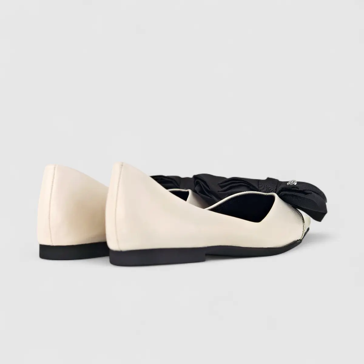 Bulbul Ladies Pump HAR036 8F583-12 White/Gold - Image 3