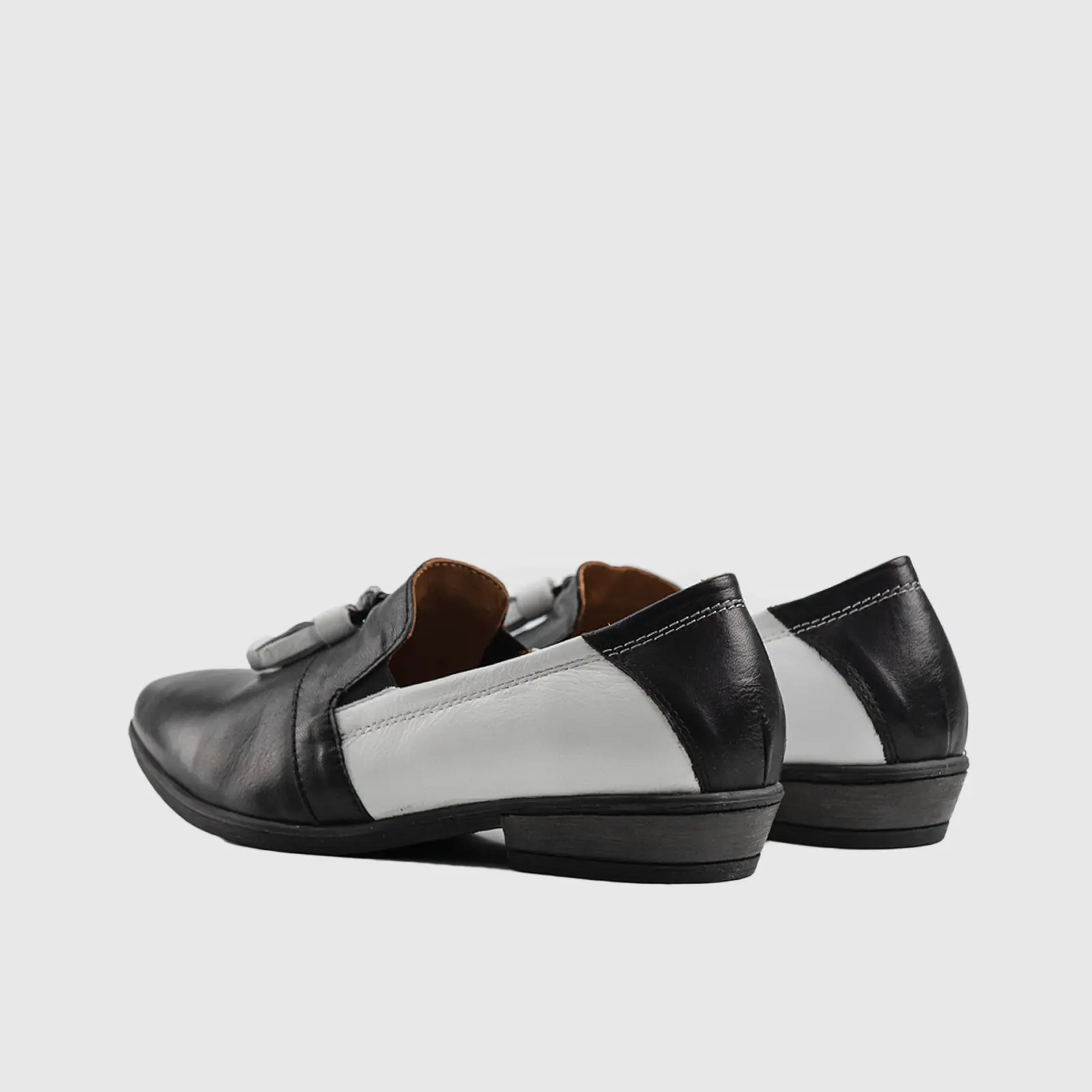 Leather Slip On Tassels 2893 Black/White - Image 3