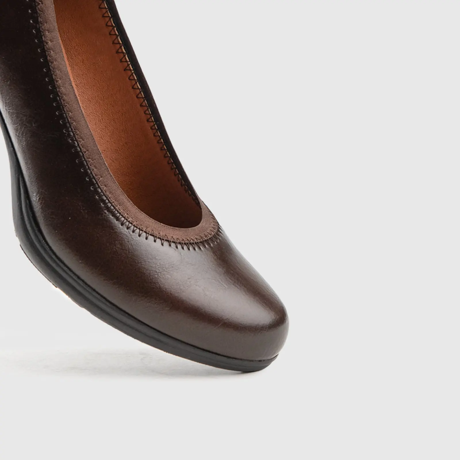Ladies Court Shoe 00470 Marion Brown - Image 4