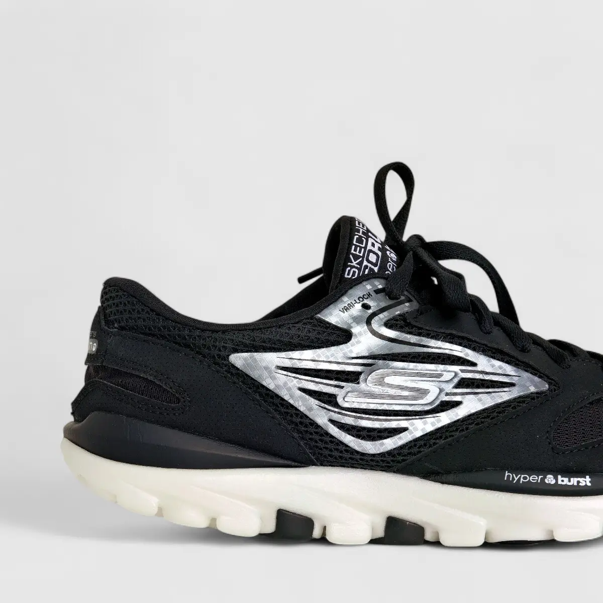 Skechers Men's Comfort Sneaker Go Run Og Hyper 220229 Black Silver SM106 - Image 5